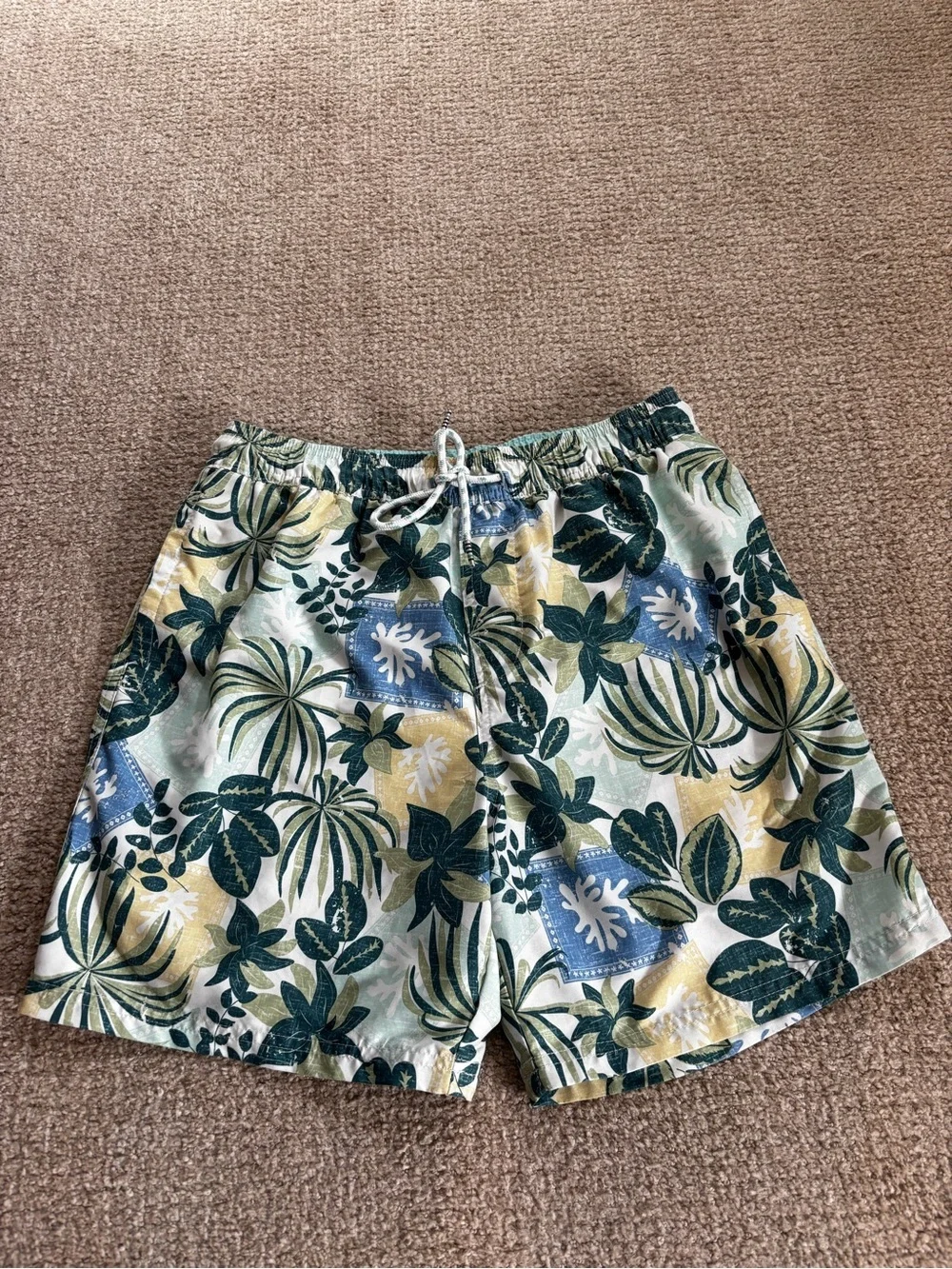 Goodfellow & Co Tropical Floral Swim Trunks Men’s Small Lined Bathing Suit​